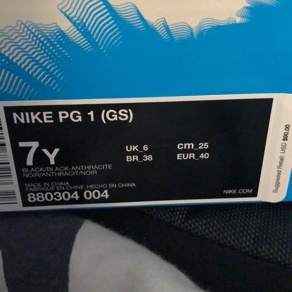 Paul George’s basketball shoes - Picture 4 of 5